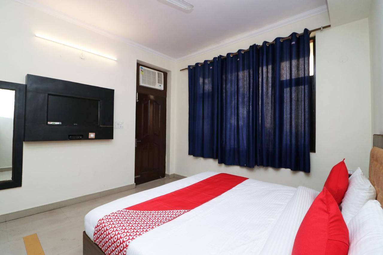 Oyo Flagship 28755 Hotel 9 Palm Rājpur Esterno foto
