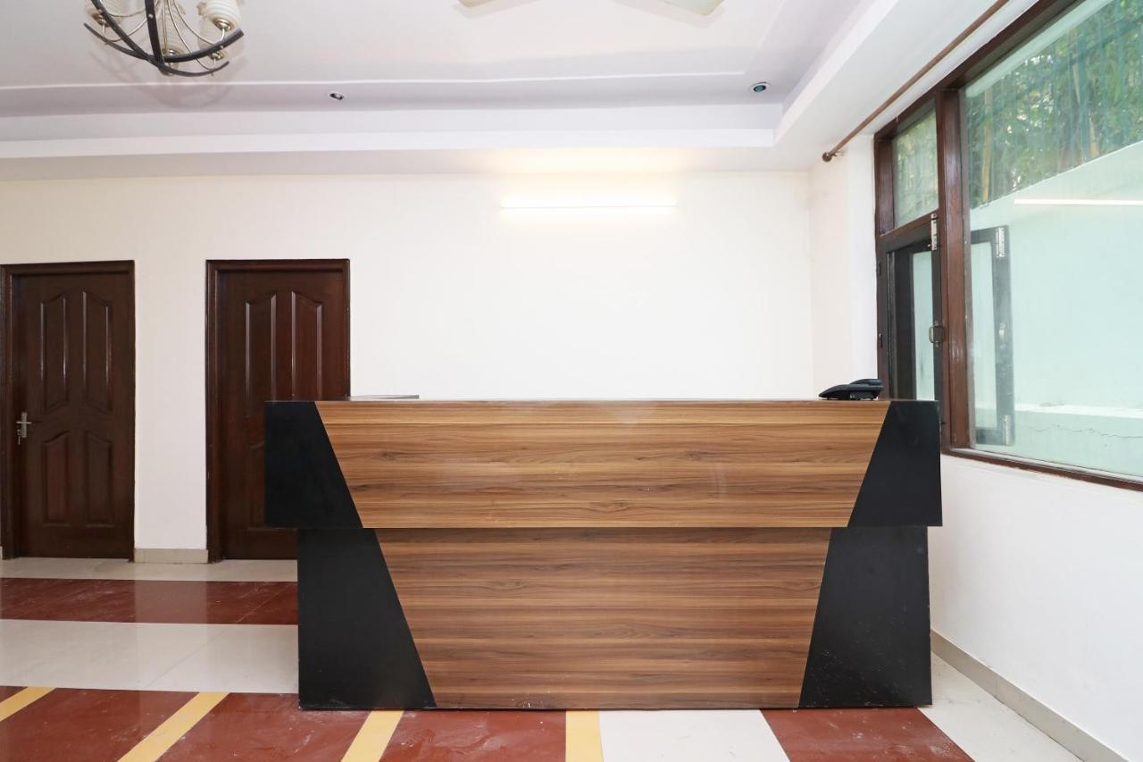 Oyo Flagship 28755 Hotel 9 Palm Rājpur Esterno foto