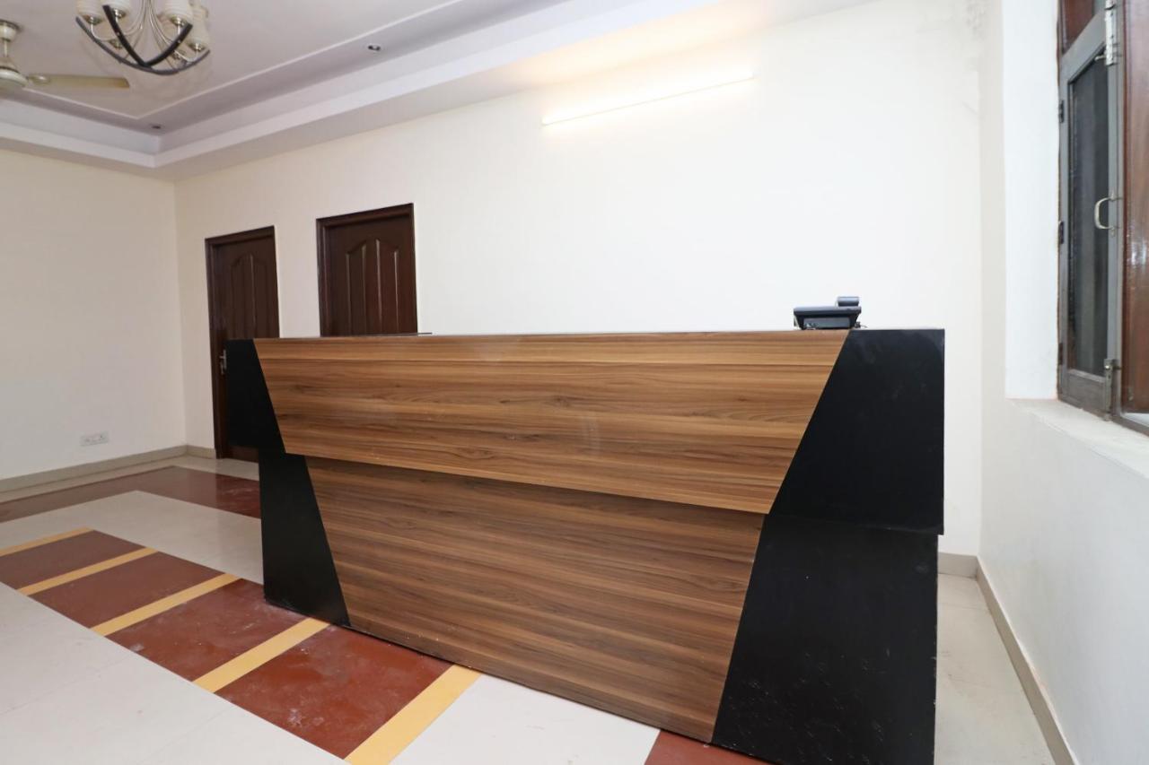 Oyo Flagship 28755 Hotel 9 Palm Rājpur Esterno foto