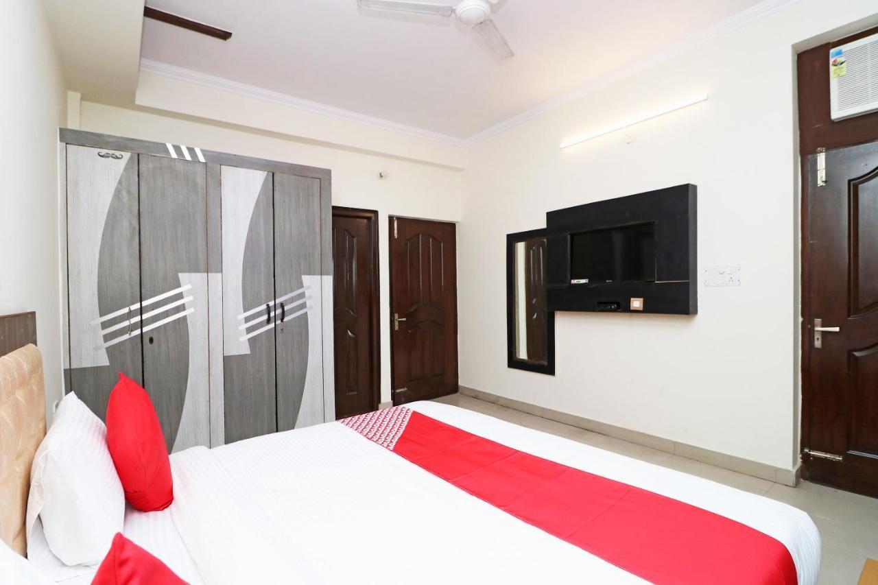 Oyo Flagship 28755 Hotel 9 Palm Rājpur Esterno foto