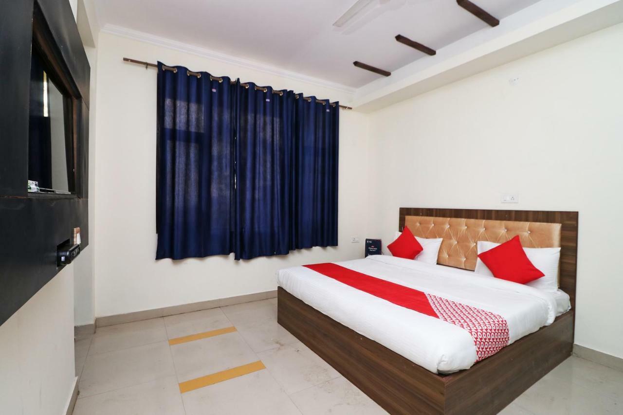 Oyo Flagship 28755 Hotel 9 Palm Rājpur Esterno foto